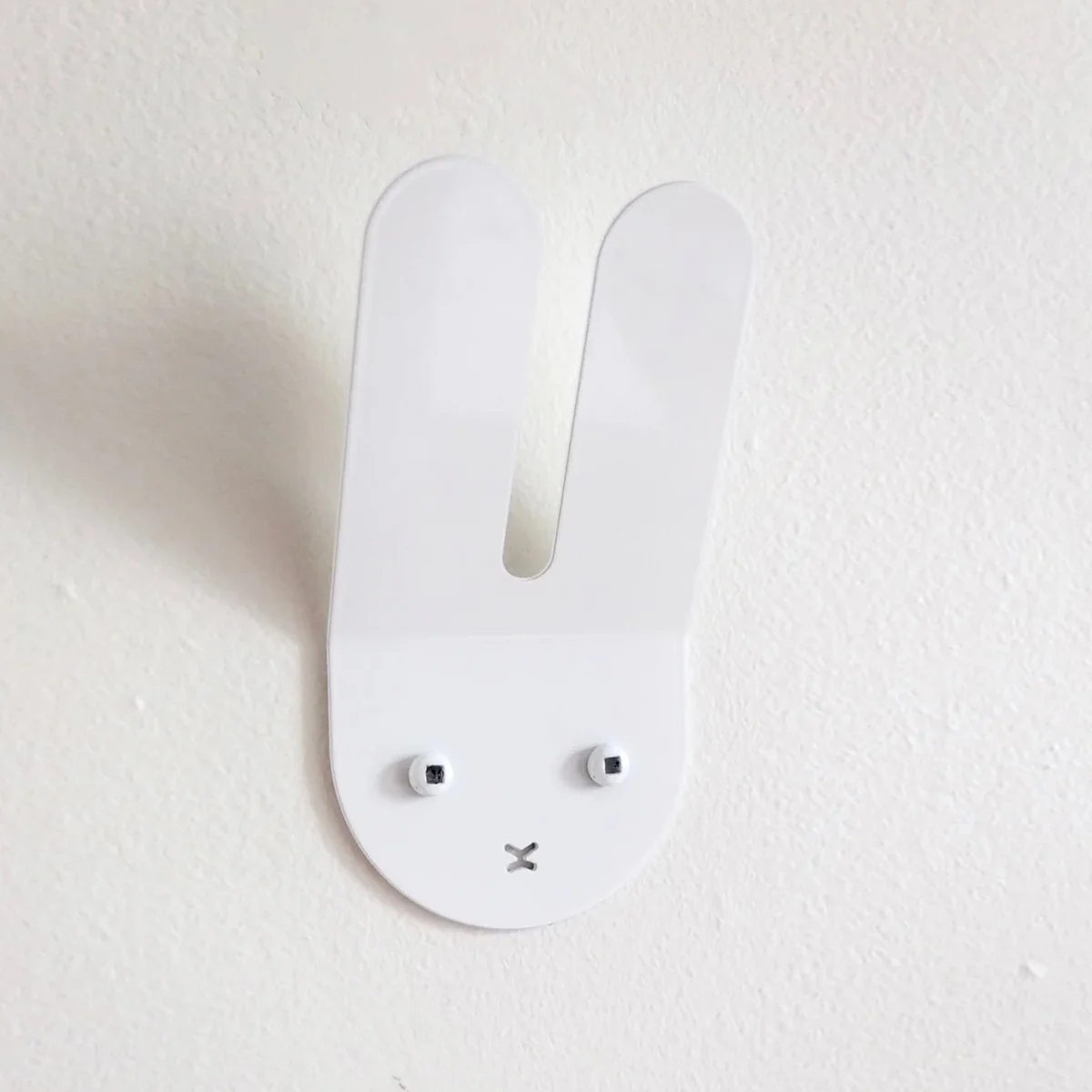 Crochet mural lapin blanc