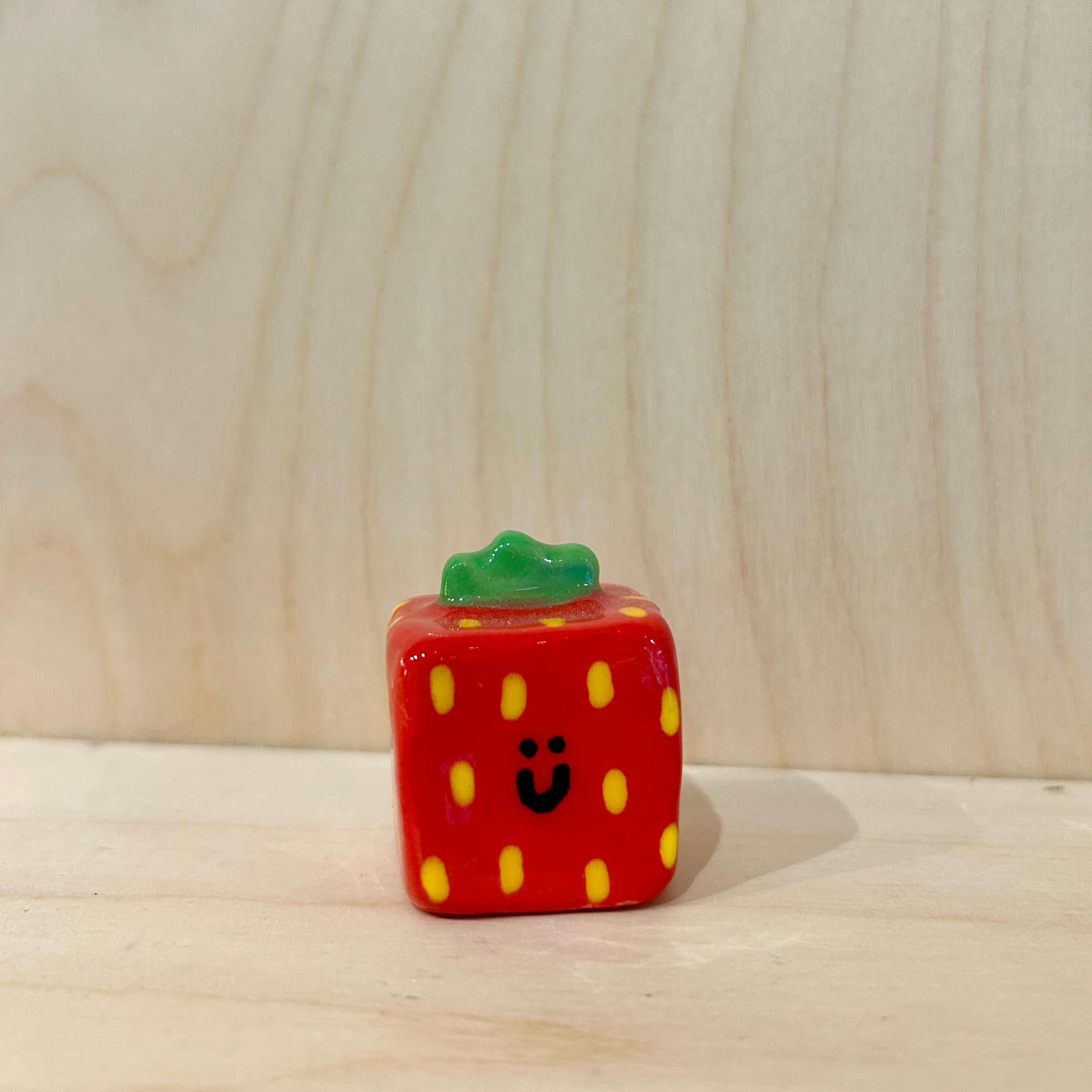 Figurine porte-bonheur Fraise